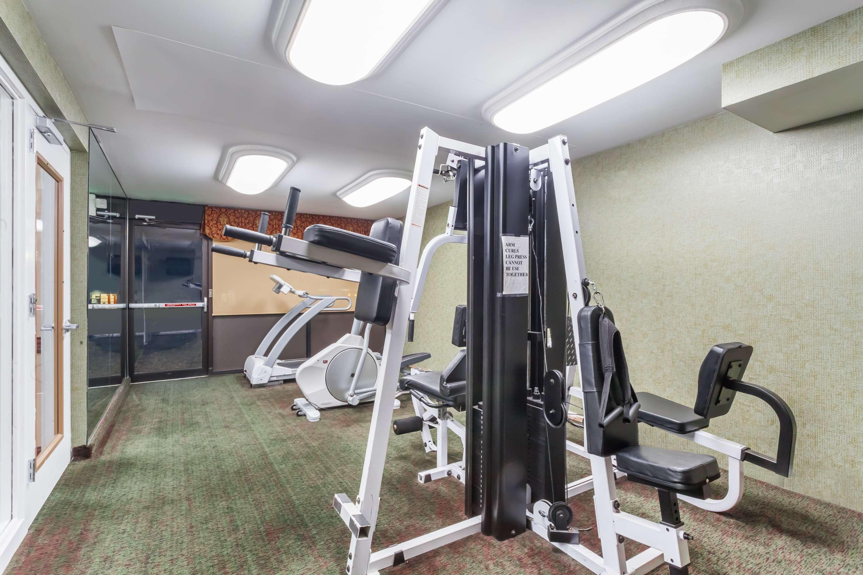 Ramada By Wyndham Edgewood Hotel & Conference Center מראה חיצוני תמונה